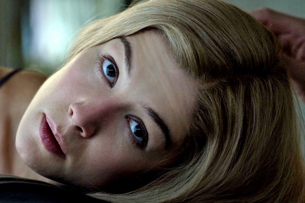 'Co gai mat tich' - Sieu pham de doa dan ong hinh anh