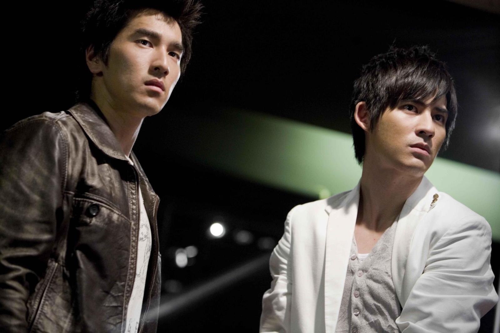 Chau Du Dan khong du dam cuoi cua ban than hinh anh