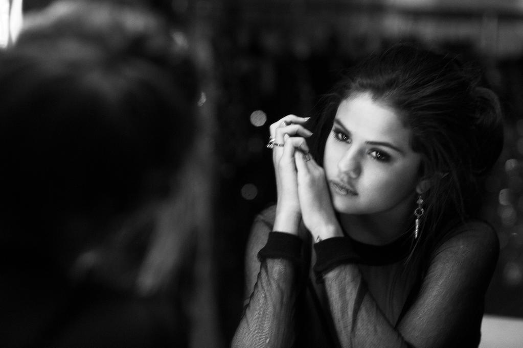 Selena Gomez truong thanh hon voi dia don moi hinh anh