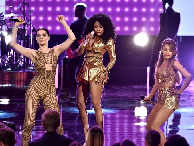 Nhung khoanh khac dang nho tai le trao giai am nhac AMA 2014 hinh anh