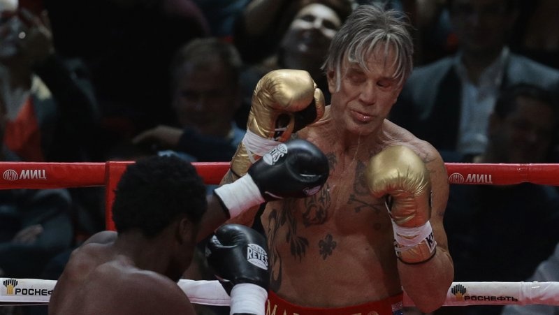 Sao hanh dong thang noc ao tren vo dai sau 20 nam treo gang hinh anh