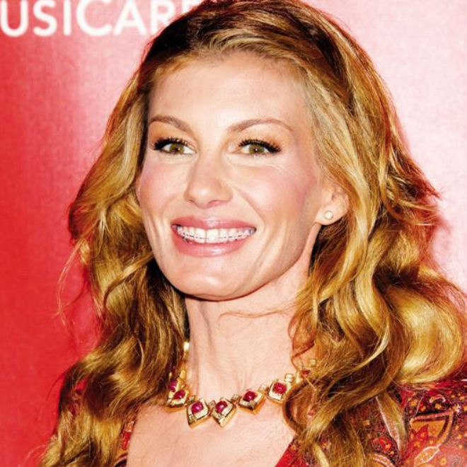 Nữ ca sĩ Faith Hill là một thần tượng của Taylor Swift.