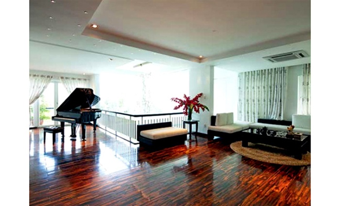 Ngôi biệt thự này được xây khi Hồ Ngọc Hà mới khẳng định được tên tuổi trong lĩnh vực âm nhạc.