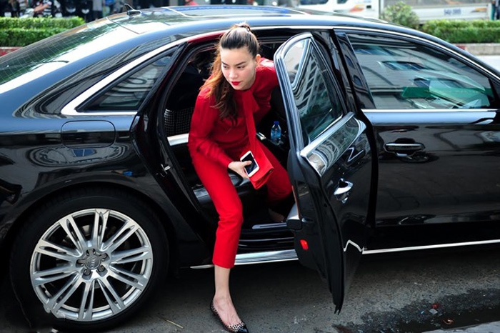 Cuoc song giau sang hang dau showbiz cua Ho Ngoc Ha hinh anh