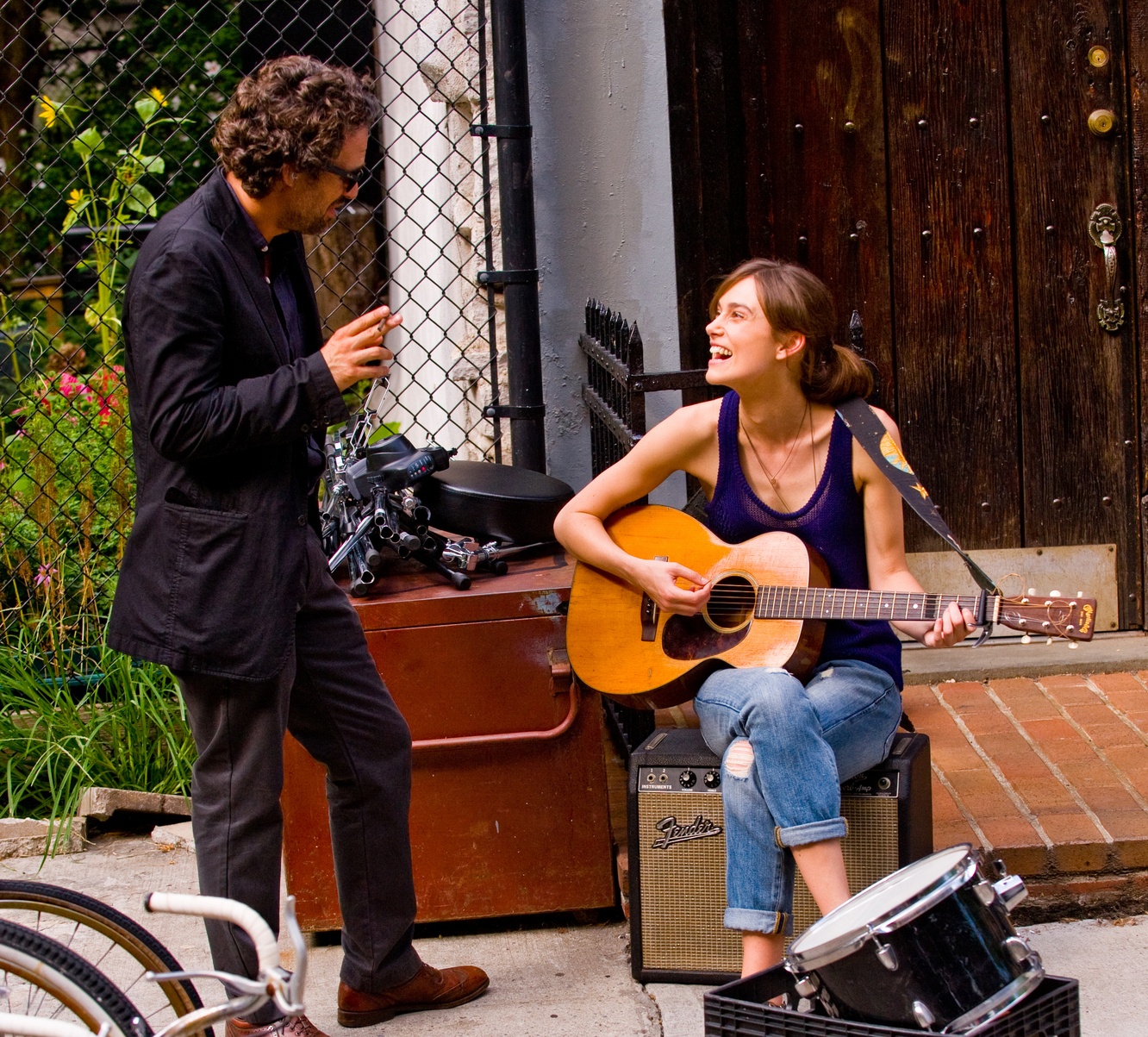 Lan dau Dan thay Greta trong 'Begin Again' hinh anh
