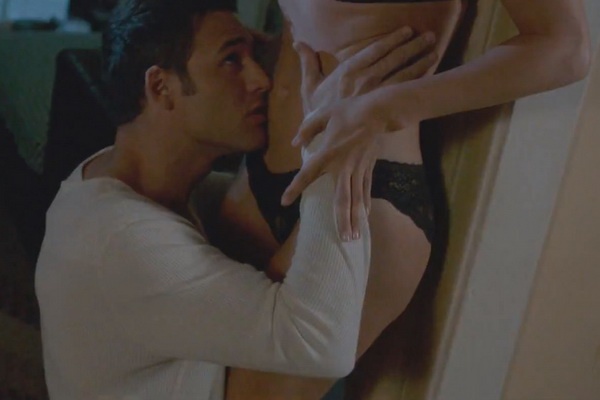 Trailer bo phim 'The Boy Next Door' hinh anh