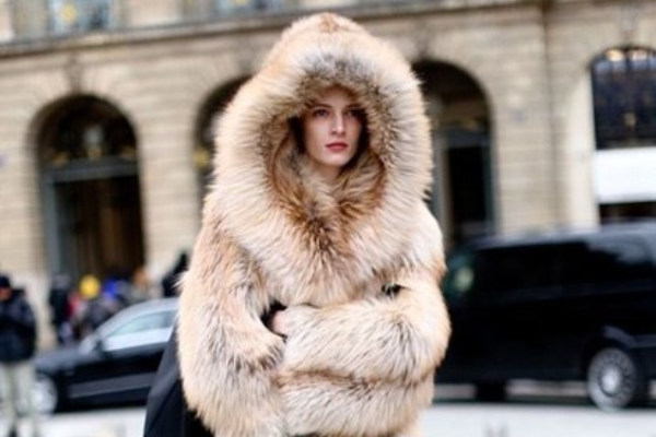 4 ly do de dau tu mot chiec ao khoac dat tien hinh anh