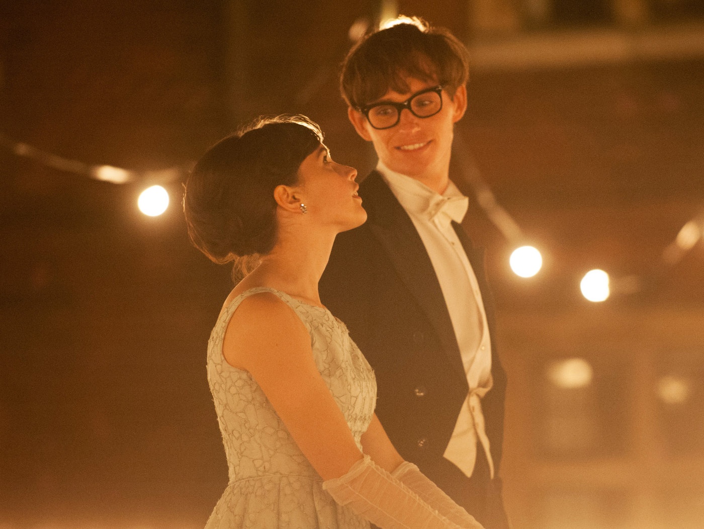 ‘The Theory of Everything’ - Khi thien tai khoa hoc yeu hinh anh