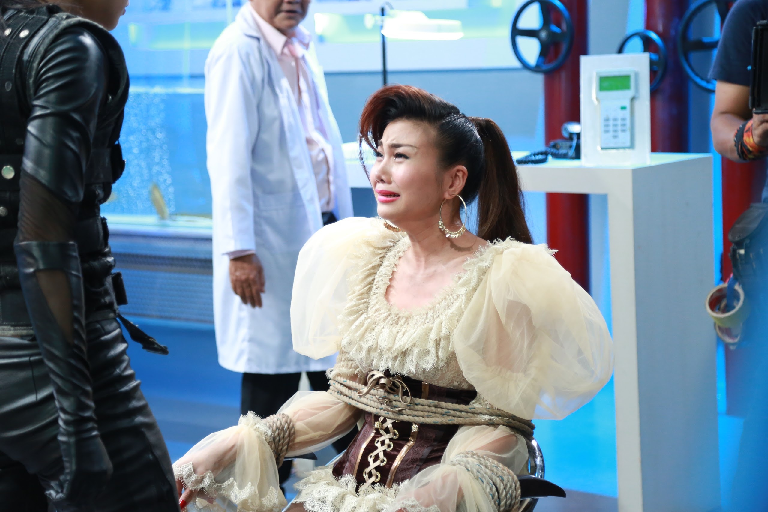 Thanh Hang van dieu da du bi cuop danh trong ‘Sieu nhan X.’ hinh anh