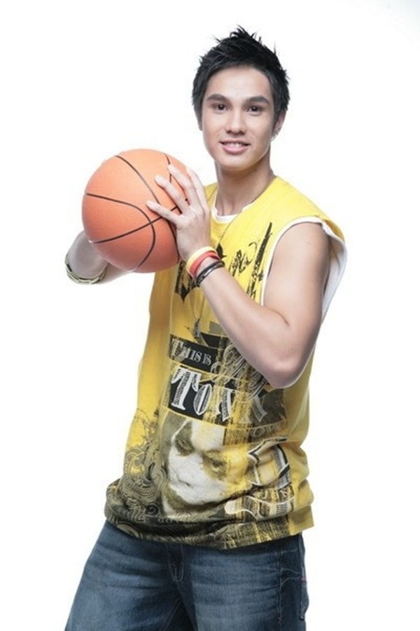 Trong “Giải cứu thần chết”, Baggio đảm nhận vai Quang Anh -1 ngôi sao bóng rổ trường học, là đối tượng đeo đuổi của rất nhiều cô gái. Đây có thể coi là vai diễn “đo ni đóng giày” cho anh chàng.