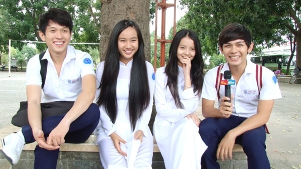  Sơn Ngọc Minh và Trần Ngọc Khanh, 2 hot boy của nhóm nhạc V. Music trước đây, xuất hiện điển trai ngời ngời và vô cùng dễ thương trong phim “17 tuổi rưỡi”.