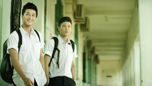 Còn trong phim điện ảnh “Không nói được” , nhân vật của Huỳnh Anh  là Lê Anh Huy - một hot boy chính hiệu: đẹp trai, lại còn có tài lẻ hát hay đàn giỏi. Bởi vậy anh chàng rất được lòng nữ sinh.