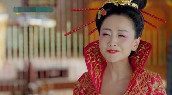 Tô Liên Y (Dương Dung) trong Chế tạo mỹ nhân.