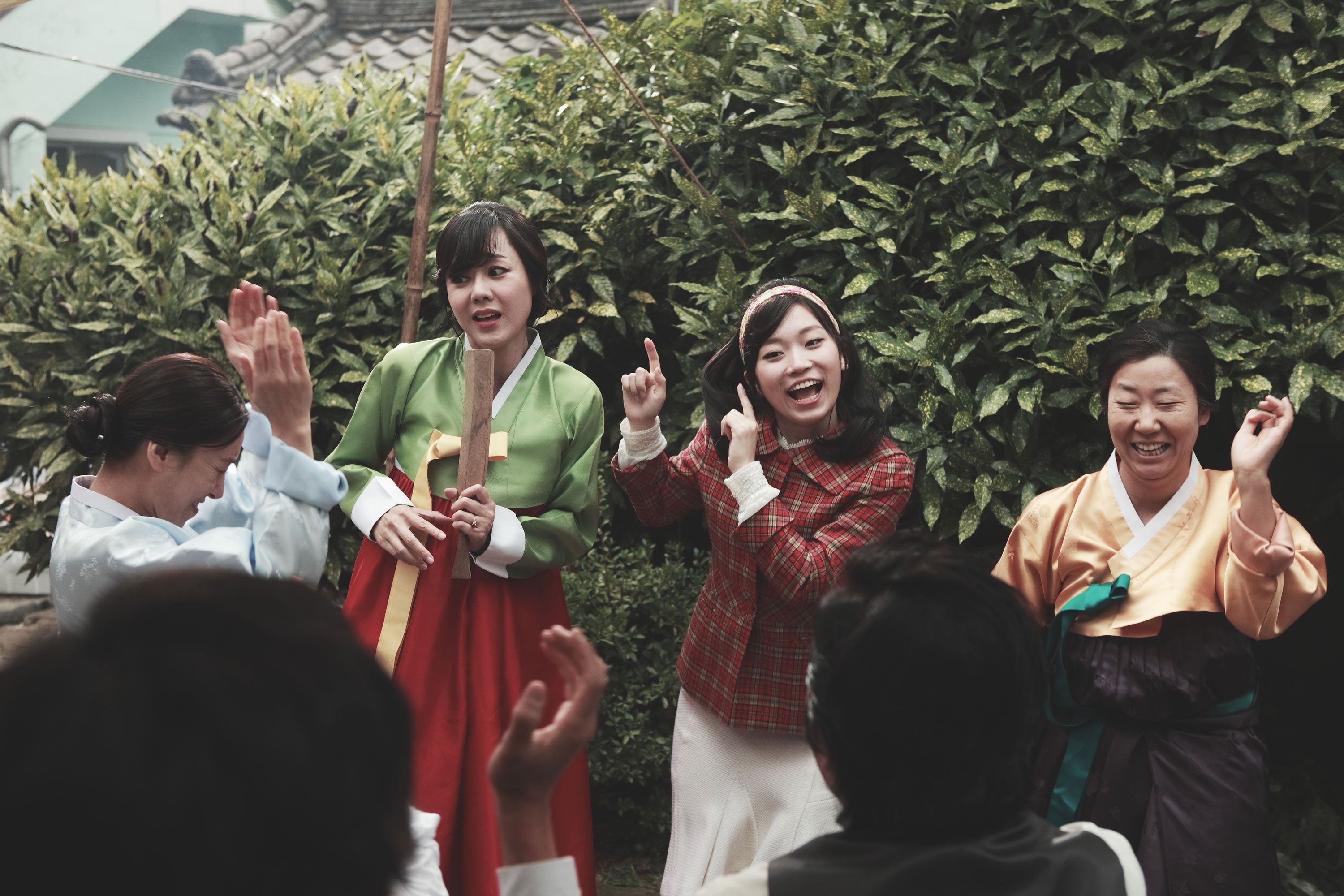 Với hơn 12 triệu lượt vé, Ode to My Father hiện là phim ăn khách thứ tám trong lịch sử Hàn Quốc.