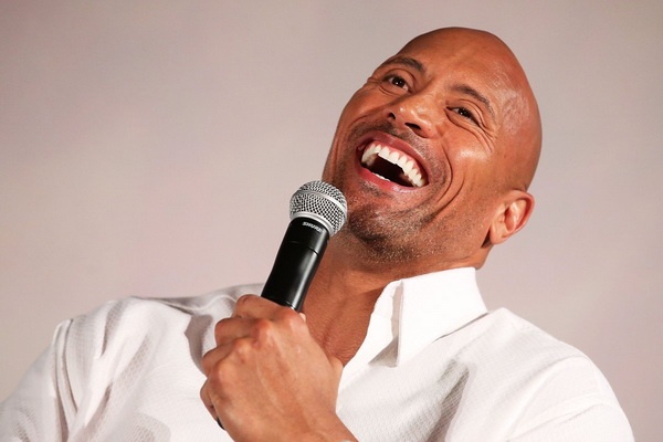 Bi mat ve The Rock - nguoi tinh tin don cua bo cu CR7 hinh anh