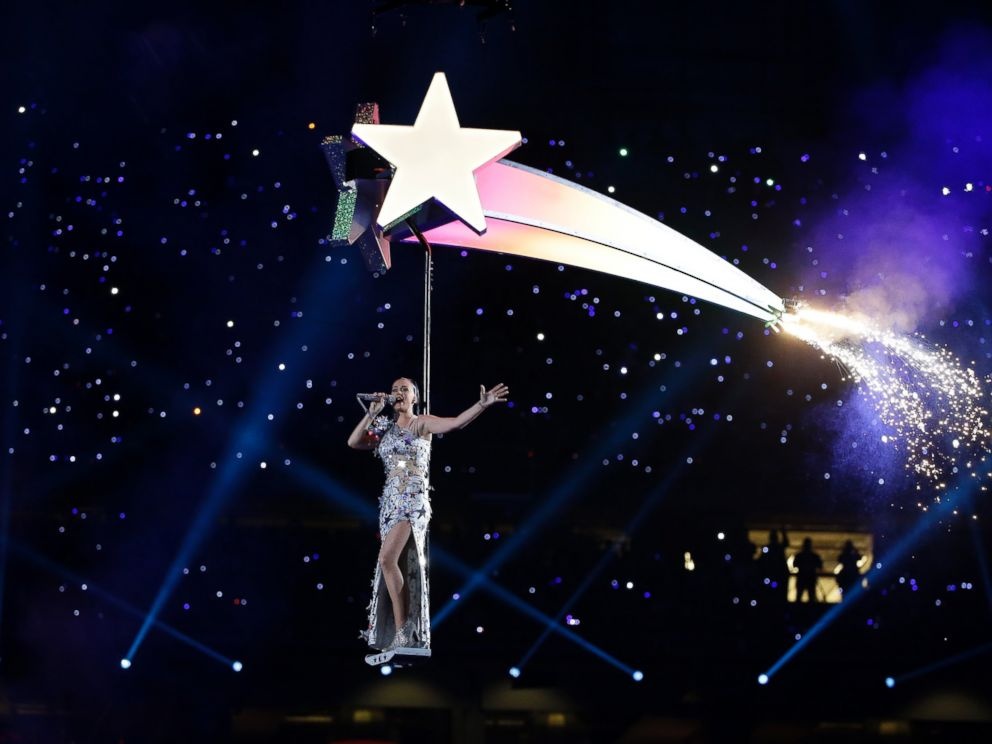 Nhung khoanh khac toa sang cua Katy Perry o Super Bowl 2015 hinh anh