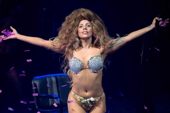 Lady Gaga se trinh dien tren san khau Oscar 2015 hinh anh