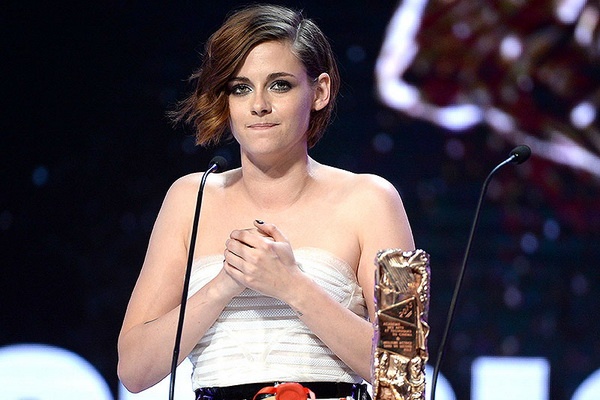 Kristen Stewart lam nen lich su tai ‘Oscar nuoc Phap’ hinh anh
