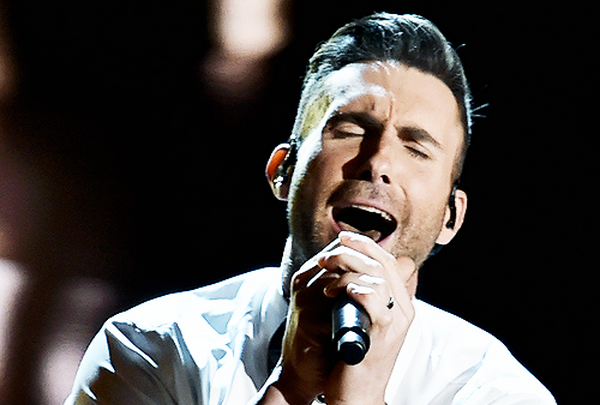 Adam Levine - 'Lost Stars' (Live at Oscar 2015) hinh anh