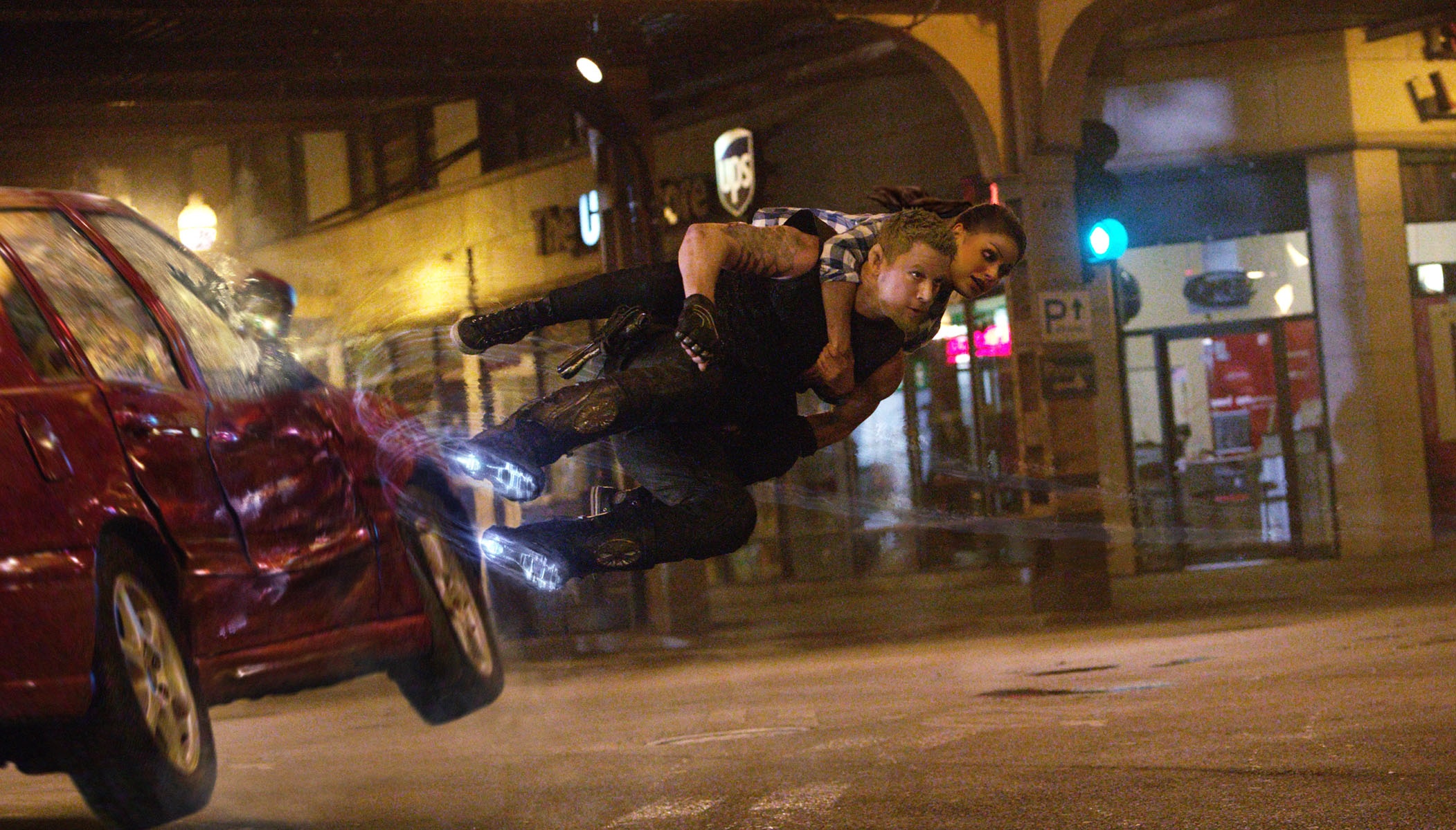 Trailer bo phim 'Jupiter Ascending' hinh anh
