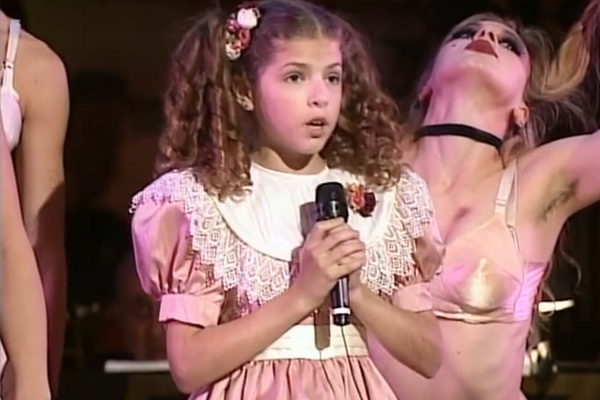 Anna Kendrick & The Kit Kat Girls - 'Life Upon the Wicked Stage' hinh anh