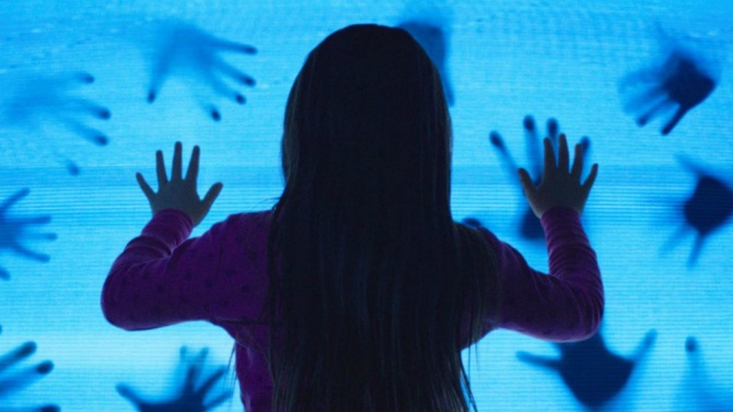 Phien ban moi cua phim ma kinh dien ‘Poltergeist’ ra mat som hinh anh
