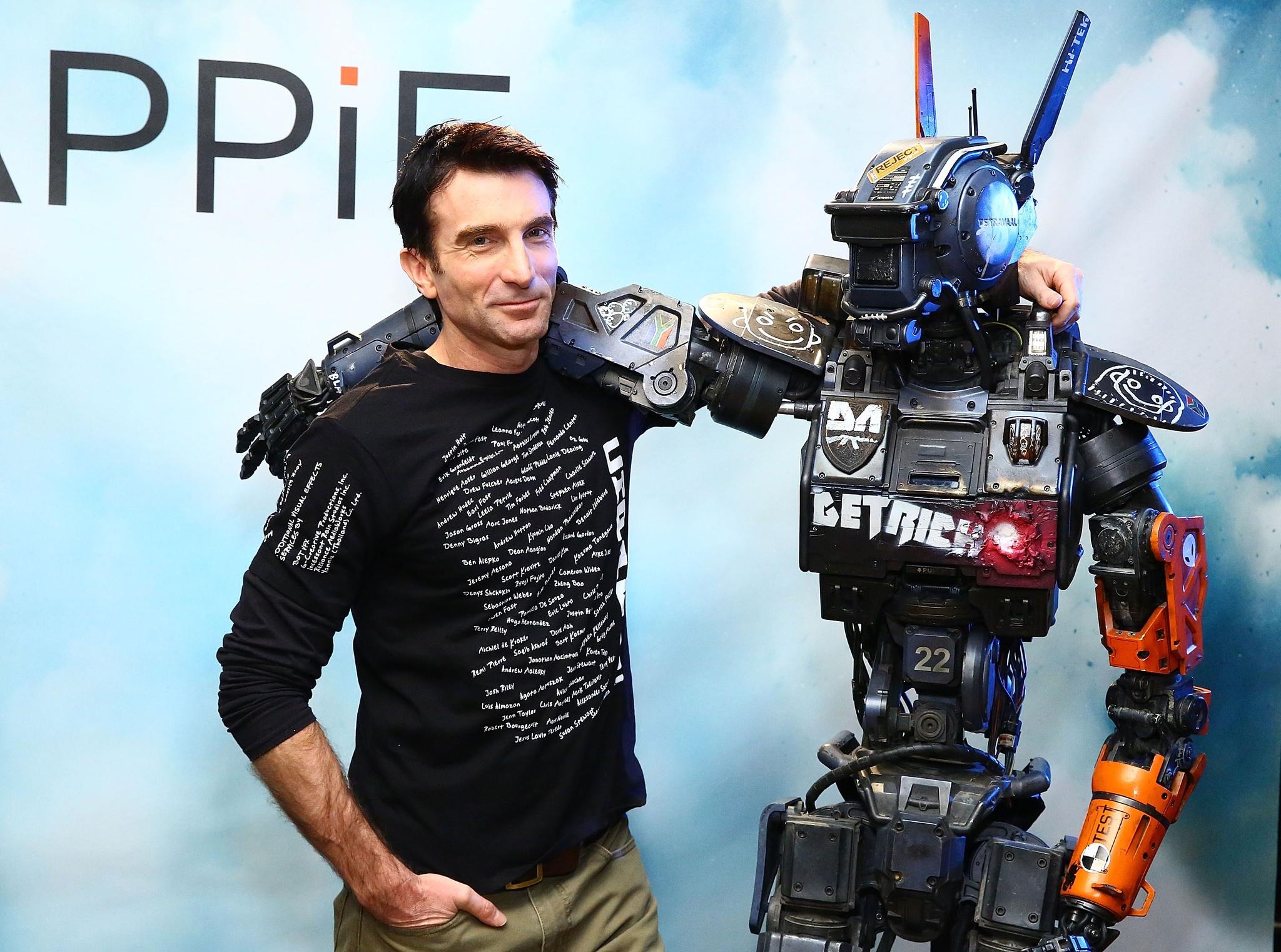 ‘Chappie’ - Khi nguoi may cung biet truong thanh hinh anh