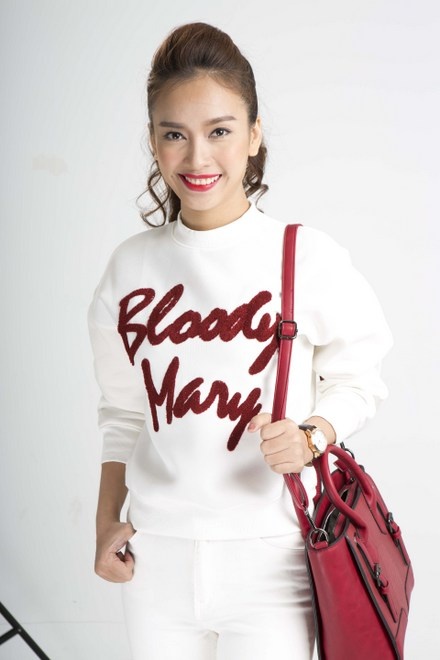 Ái Phương nghĩ người bạn Trung Quân hợp với ca khúc Trót yêu hơn mình.