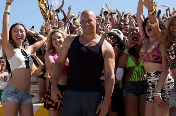 Khan gia phan khich sau buoi chieu som cua ‘Furious 7’ hinh anh