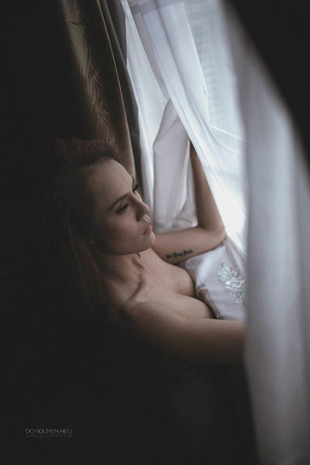 Mẫu ảnh nude Võ Thanh Thùy.