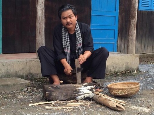 Diễn viên Thanh Tuấn vai ông Tám Xiêng, trong phim Con nhà giàu.