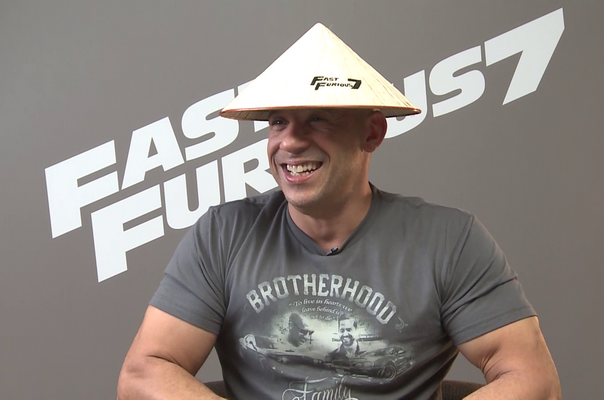 Jason Statham & Vin Diesel gui loi chao toi fan Viet hinh anh