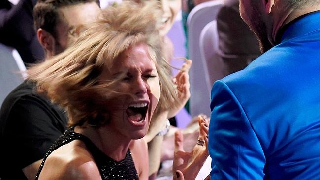 Taylor Swift thang lon tai giai thuong am nhac iHeartRadio hinh anh