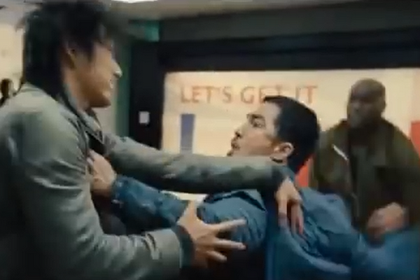 Tyrese Gibson va Sung Kang dau Joe Taslim trong 'Fast & Furious 6' hinh anh