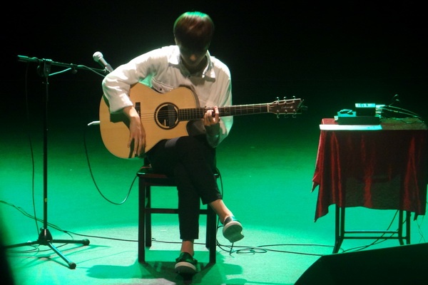 Sungha Jung - 'Thinking Out Loud' (Live in Hanoi 2015) hinh anh