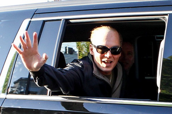 Johnny Depp duoc khen ngoi trong phim moi hinh anh