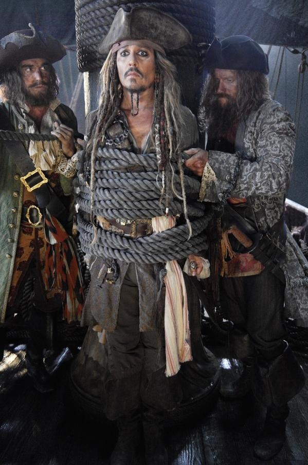 Hình ảnh đầu tiên từ phần năm của Pirates of the Caribbean.