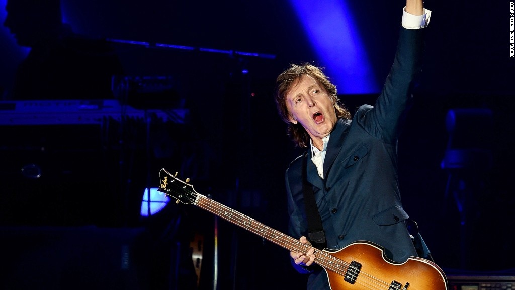 Paul McCartney tiếp tục là nhân vật âm nhạc giàu nhất Vương quốc Anh.