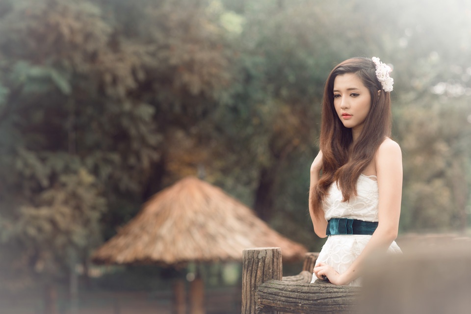 Bùi Bích Phương sở hữu những bản hit gây bão làng nhạc Việt.