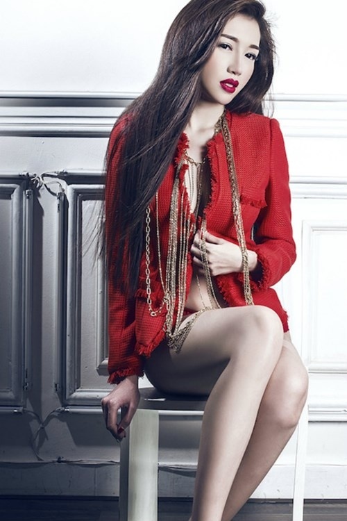 Hình ảnh quyến rũ của Elly Trần.