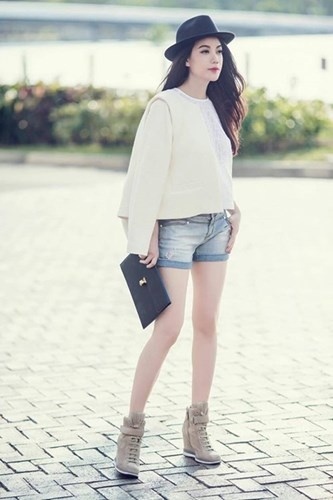 Chuyện sinh nở dường như chẳng ảnh hưởng đến sắc vóc của mỹ nhân Hương Ga.