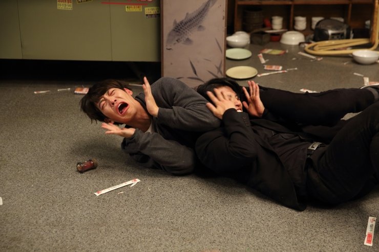 Buc tranh gioi tre Han Quoc sinh dong trong ‘Trai 20’ hinh anh