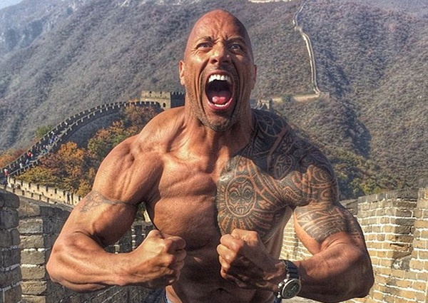 The Rock thuc hien phien ban moi cua ‘Cuoc chien pho Hoa’ hinh anh