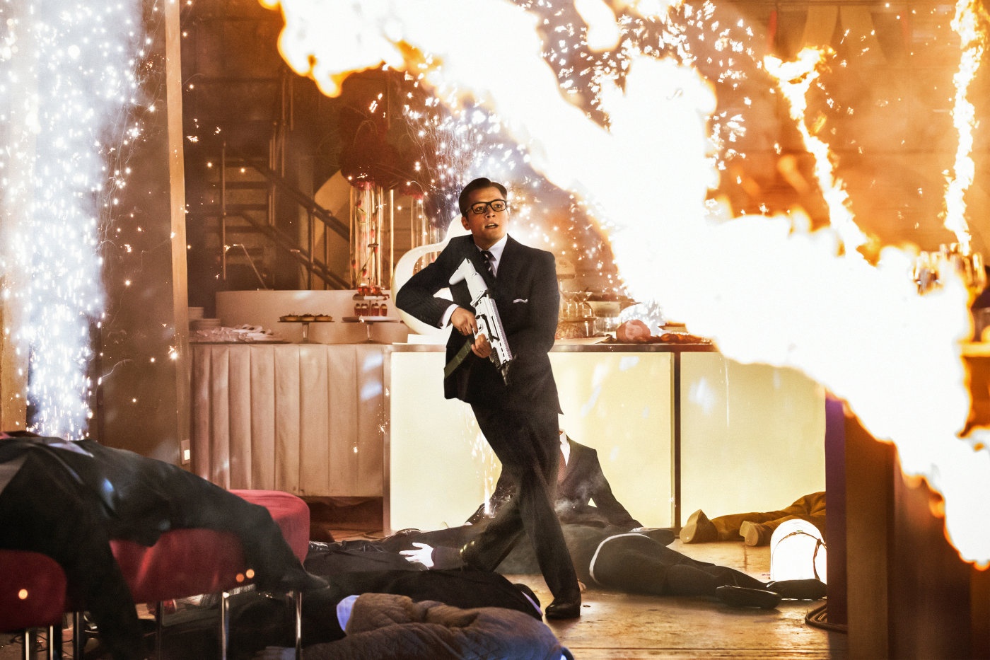 Dao dien ‘Kingsman’ bat tay thuc hien phan hai hinh anh