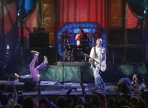 Sao gap tai nan van gang tiep tuc bieu dien hinh anh