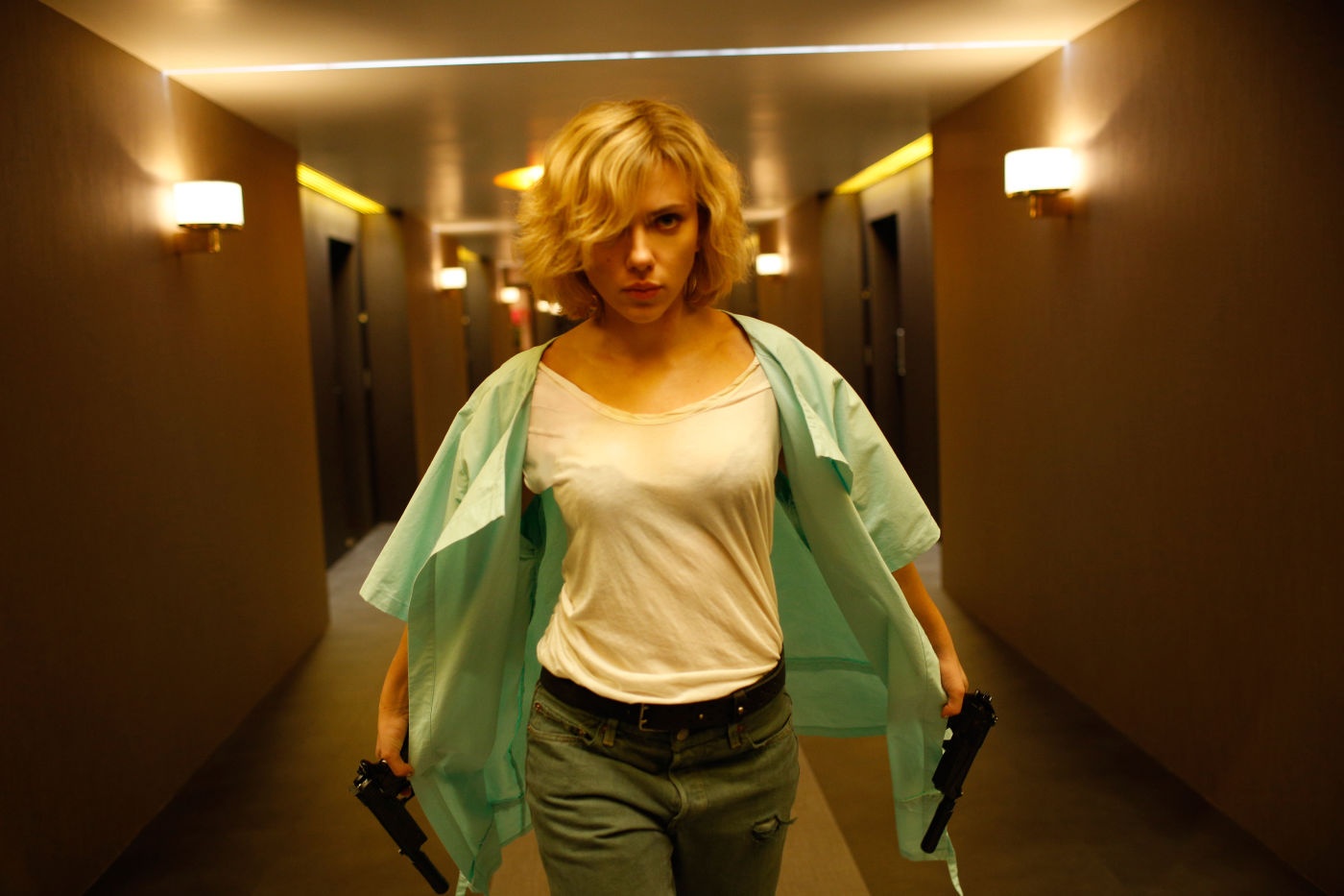 ‘Lucy’ se co phan hai hinh anh
