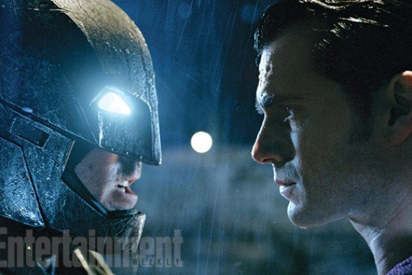 Sieu bom tan ‘Batman v Superman’ ro ri hang loat anh moi hinh anh