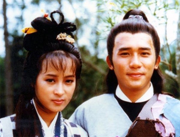  Lương Triều Vỹ đã lột tả xuất sắc vẻ ranh ma, tinh quái và đào hoa của nhân vật Vi Tiểu Bảo trong Lộc Đỉnh Ký 1984.