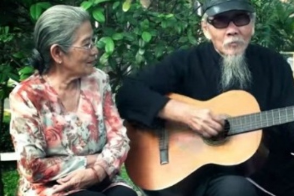 Bua com cuoi cua nguoi vo 50 nam va nhac si Phan Nhan hinh anh