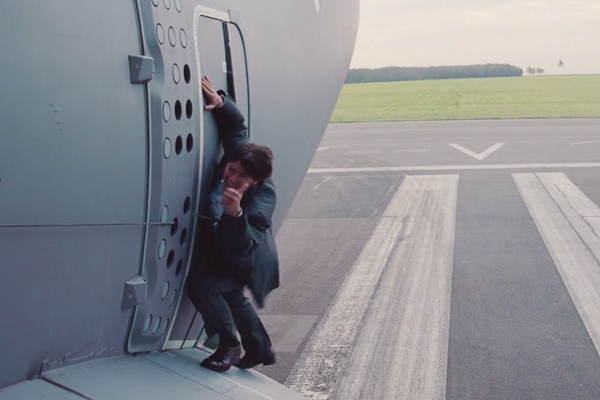 Hau truong canh du may bay cua Tom Cruise hinh anh